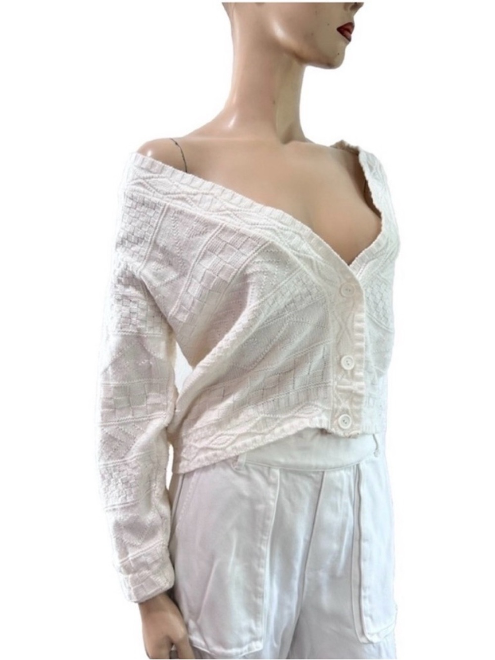 Chic. HONOR cardigan white V-neck Knit Button Cardigan